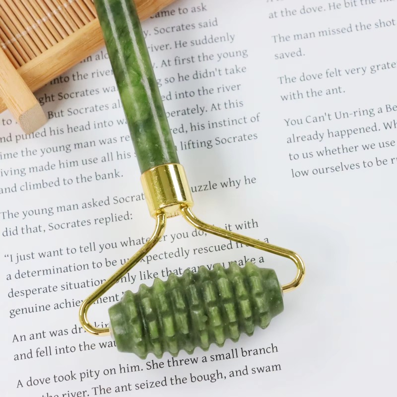 Jade Spike Roller & Gua Sha Se - đánh giá và giá Jade Roller Stone
